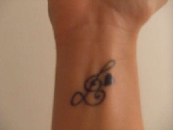 Musical "L" & Loveheart tattoo