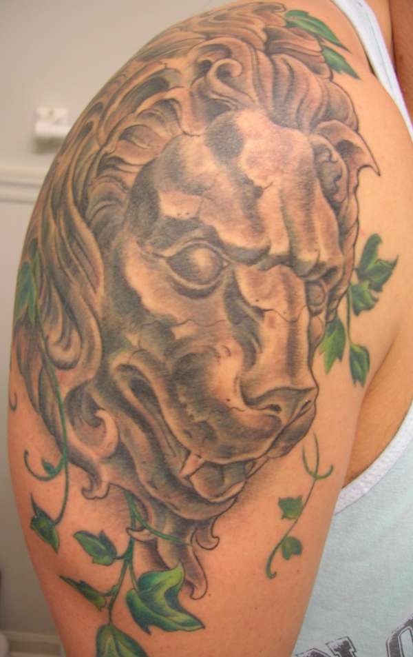 Stone Lion and Ivy tattoo