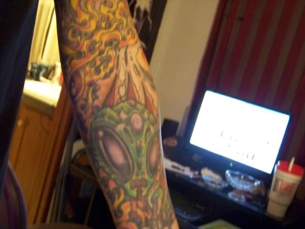 alien tattoo