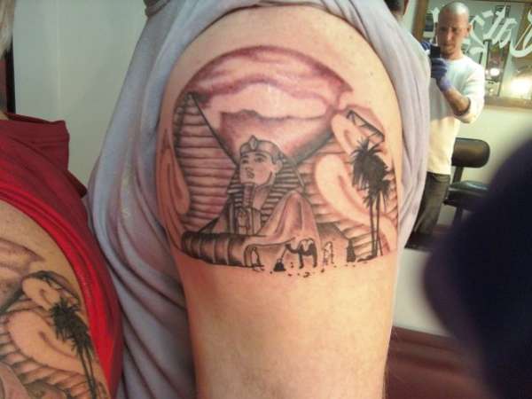 black and gray tattoo