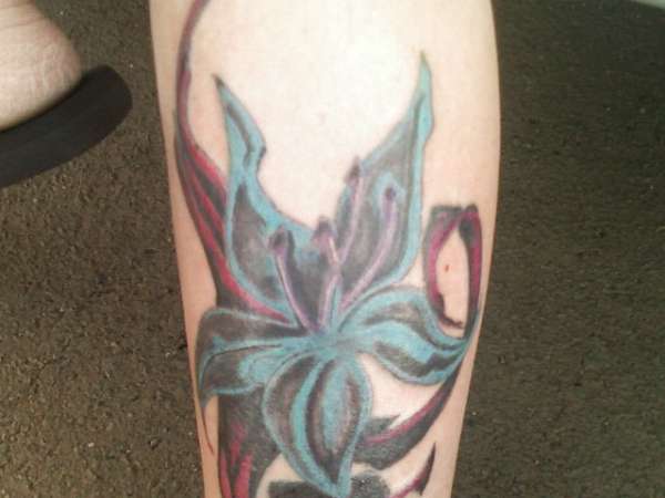 FLOWER ON LEG tattoo