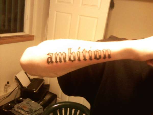 arm tat tattoo