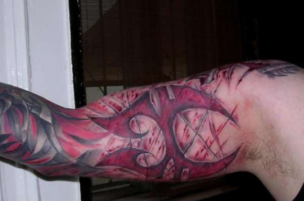 Soulfly with blood tattoo