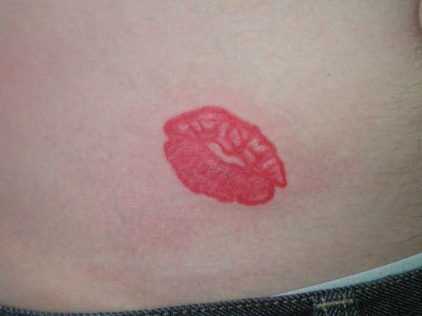 lips tattoo