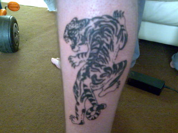 b/w tiger tattoo