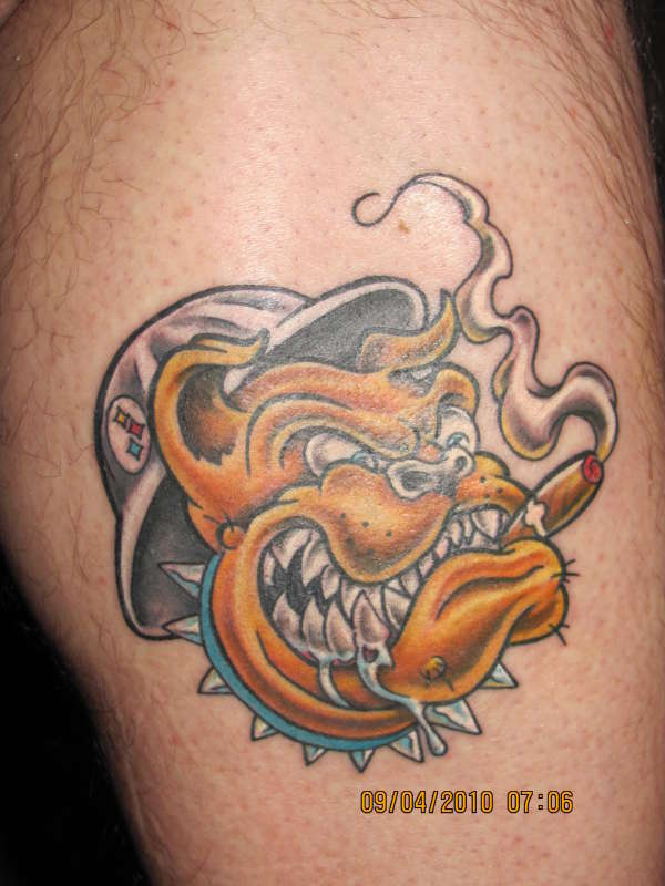 Bulldog with Steeler hard hat tattoo