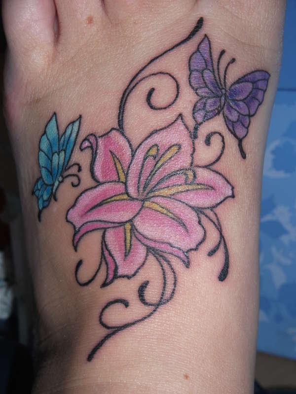 My first foot tattoo... tattoo
