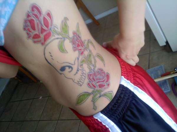 skull and roses tattoo