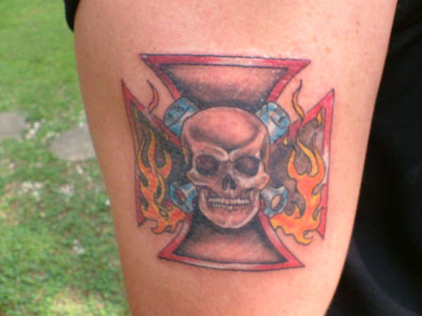 skull & cross tattoo