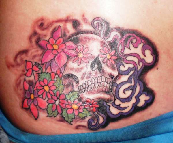 SKULL & FLOWERS tattoo