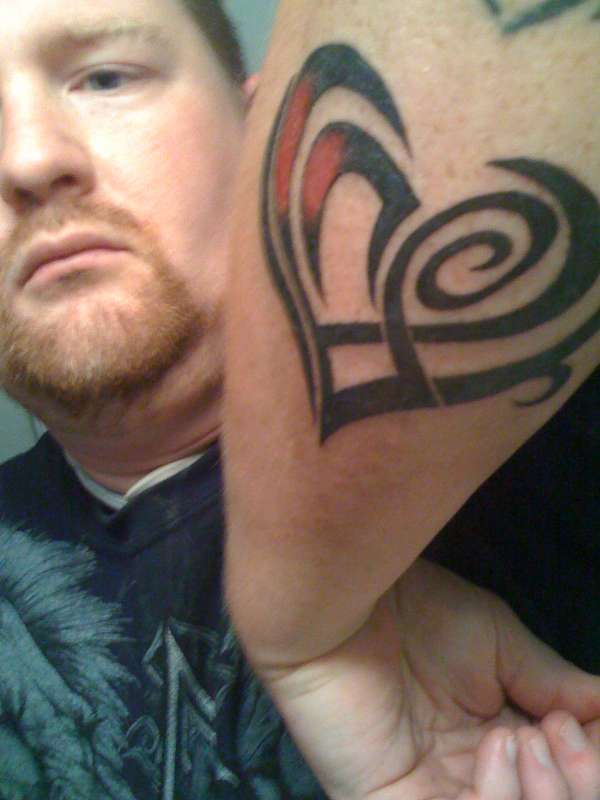 black heart design tattoo