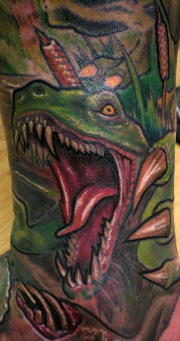 Raptor by Beto Munoz of monkeyproink.com tattoo.