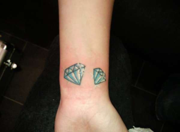 Diamond tattoo tattoo