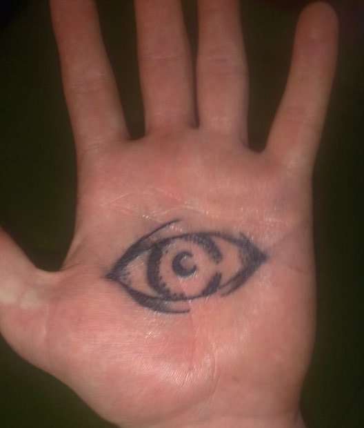 Eye tattoo