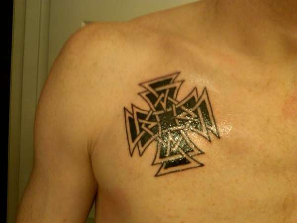 Eisernes/Keltisch Kreuz tattoo