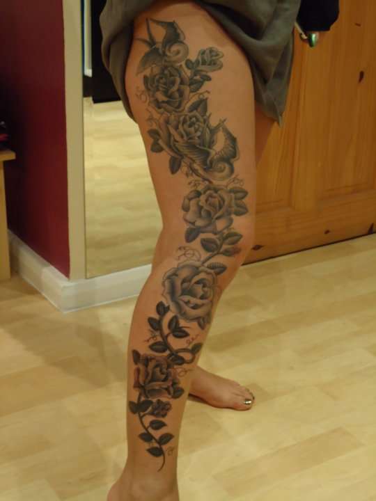 freehanded leg tattoo