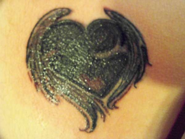 gothic heart shoulder blade tattoo