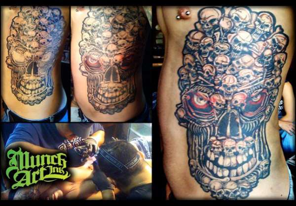 Skull of skullz! - Munch Art tattoo