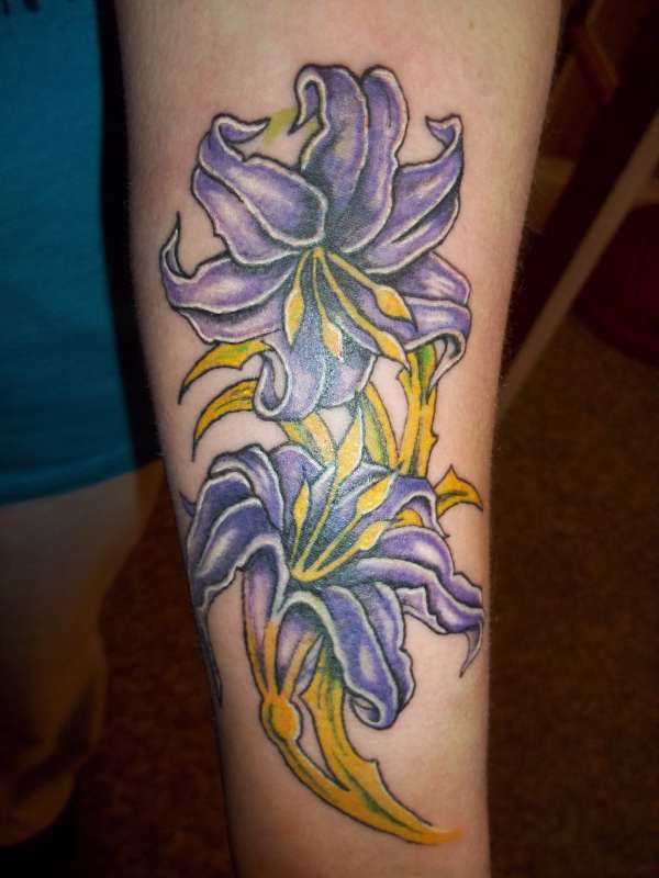 cover up lillies tattoo