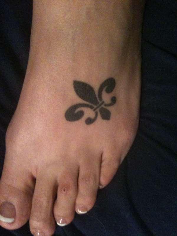 fleur de lis tattoo
