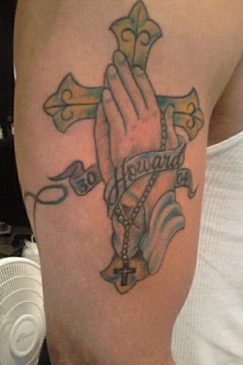 praying hands by hector delamora tattoo