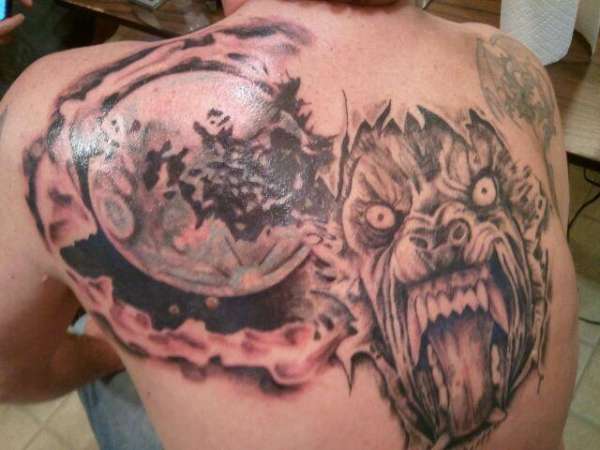 More progress on the werewolf back piece tattoo
