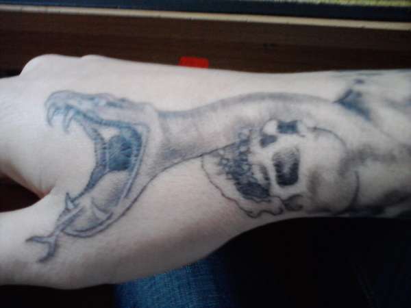 hand tattoo