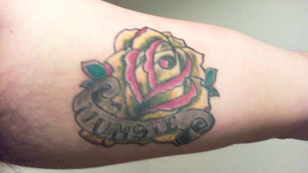 "Mumsie" tattoo