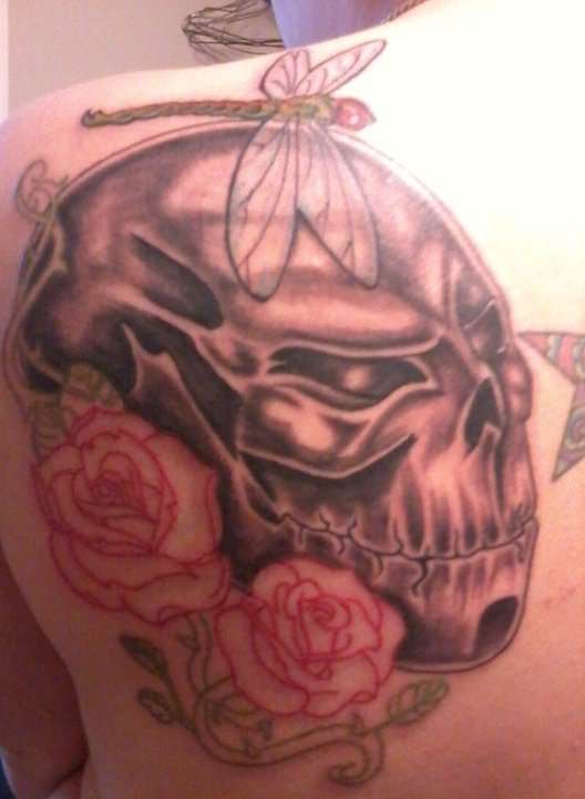 amandas skull tat2 tattoo