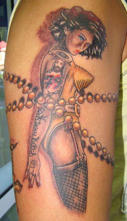 modern woman in bonds tattoo