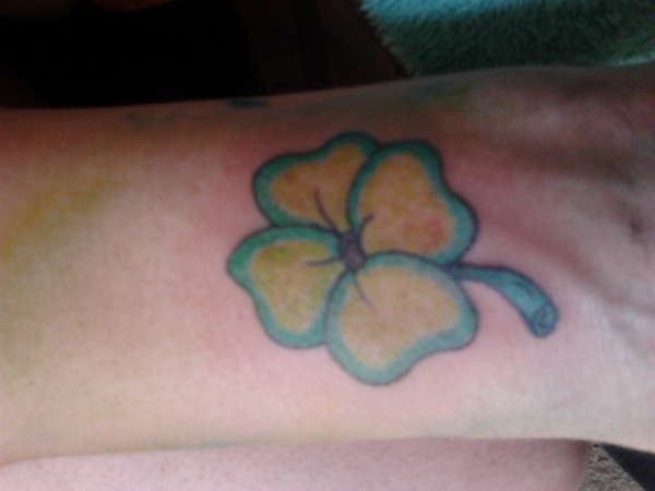 4 leaf clover tattoo