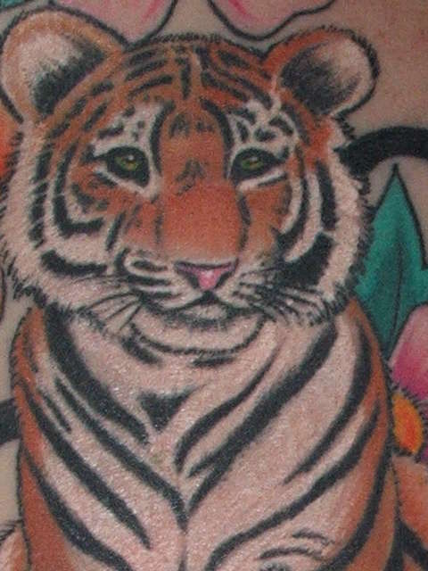 close up of the tiger tattoo