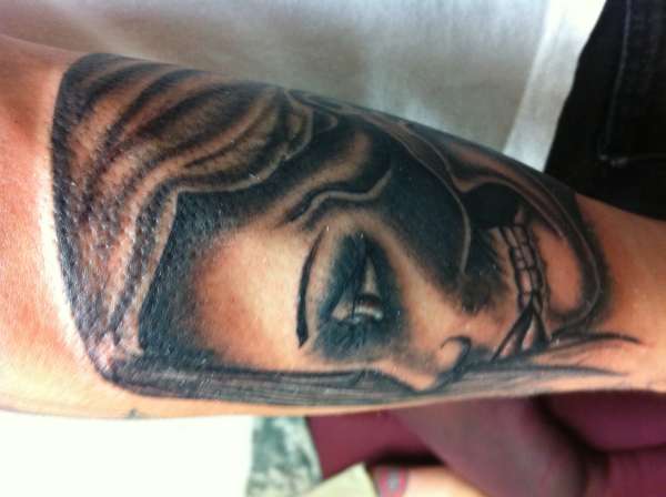 lady skull tattoo