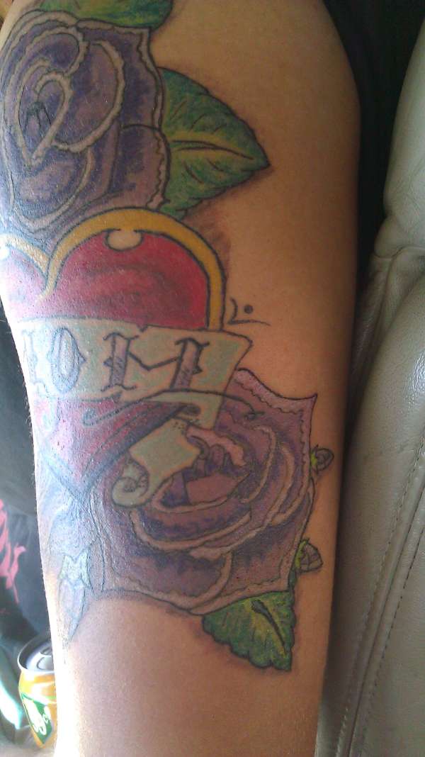 Mom heart with 3 big old school roses 2 tattoo
