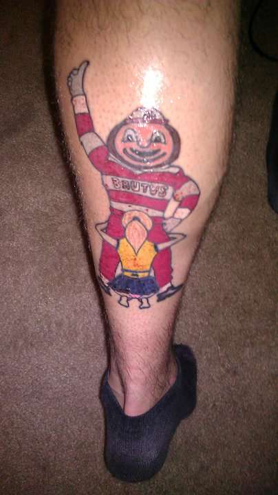 brutus gettin bj from michigan cheerleader tattoo