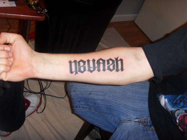 Neveah. Lettering tattoo