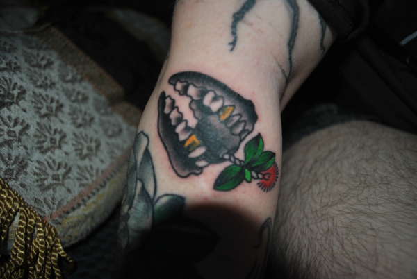 Teeth tattoo