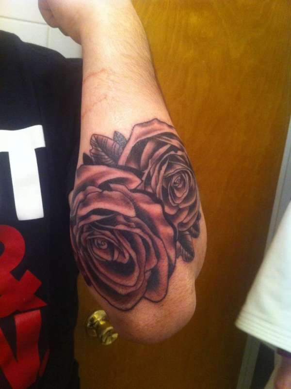 Roses tattoo
