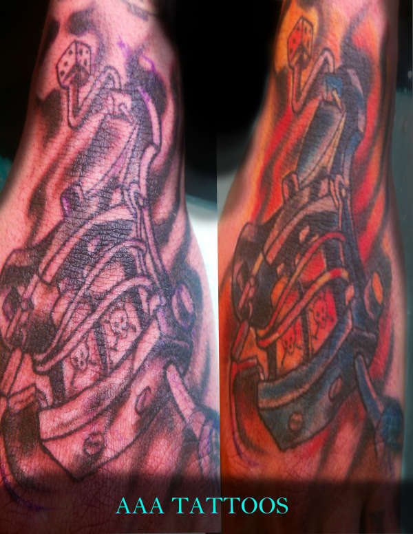 HAND TATTOO tattoo