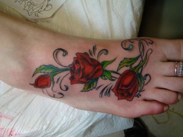 roses tattoo
