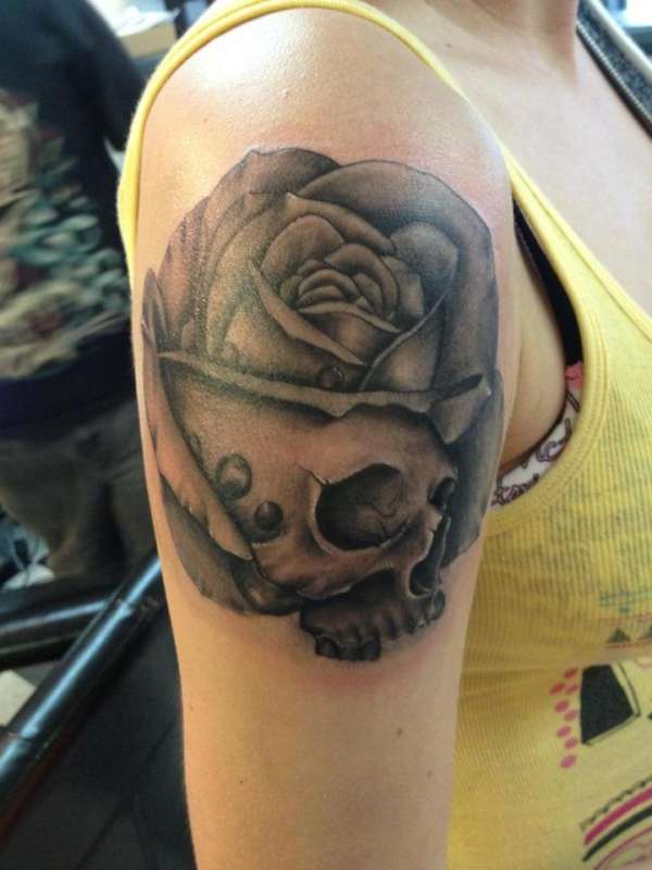 Rose/Skull tattoo