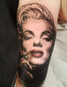 maralyn monroe tattoo by kevin gordon tattoo