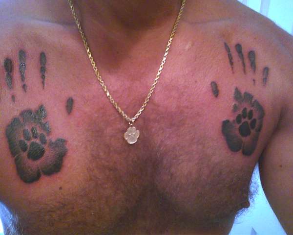 ashy pooh hands tattoo