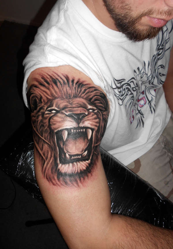 lion roar tattoo