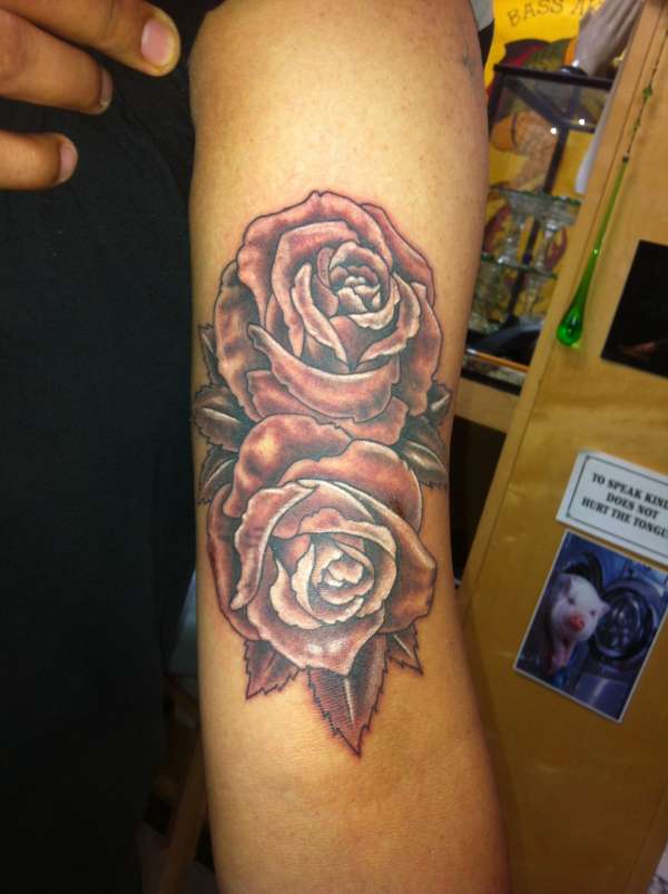roses tattoo