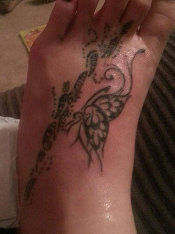 Foot tattoo tattoo