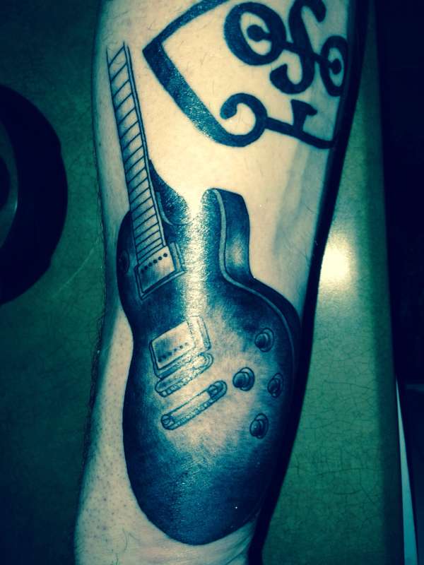 Gibson guitar tattoo