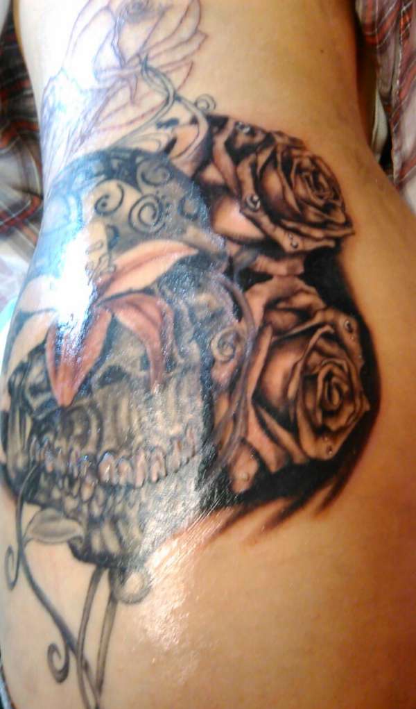 day of the dead skull and roses tattoo