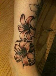 flowers with the sugar skulls tattoo
