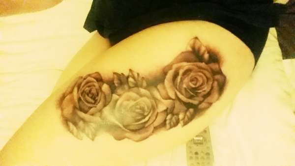 Rose thigh Tattoo tattoo